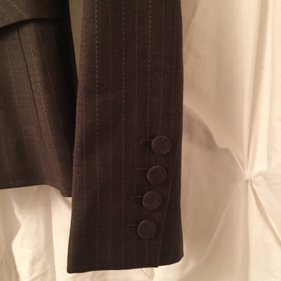 Ann Taylor - Picture 3 of 4